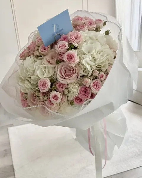 Large bouquet size example