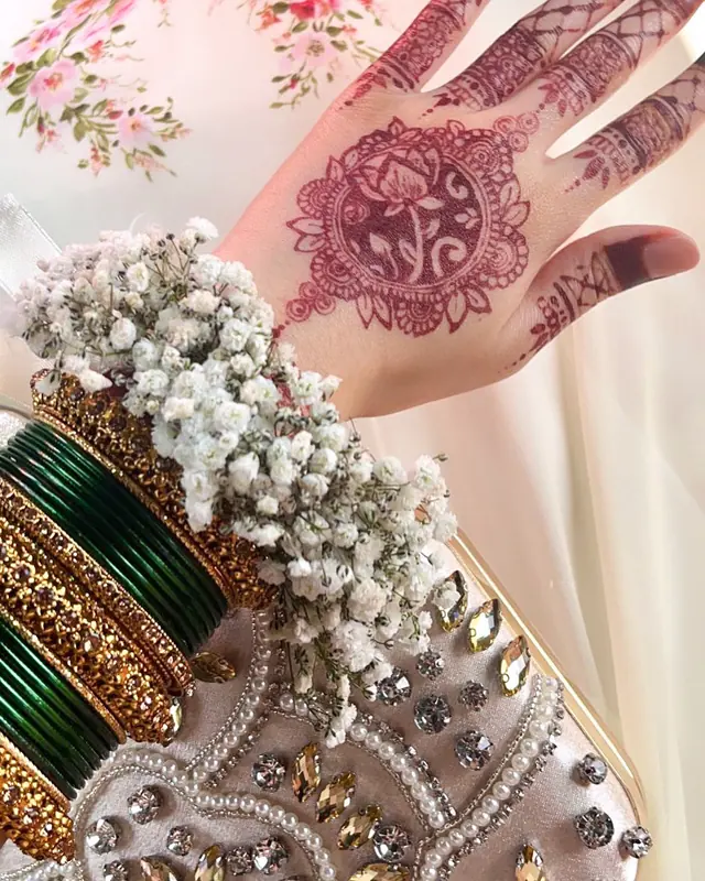 Gypsophila gajra with bangles by Amorella Flower Boutique